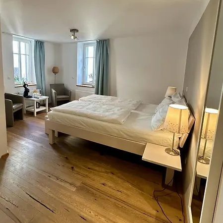 Wanderers Neubau Couette-café 3*