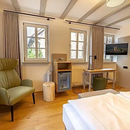 Wanderers Neubau Couette-café Birkweiler