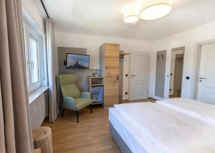 住宿加早餐酒店 Wanderers Neubau Birkweiler